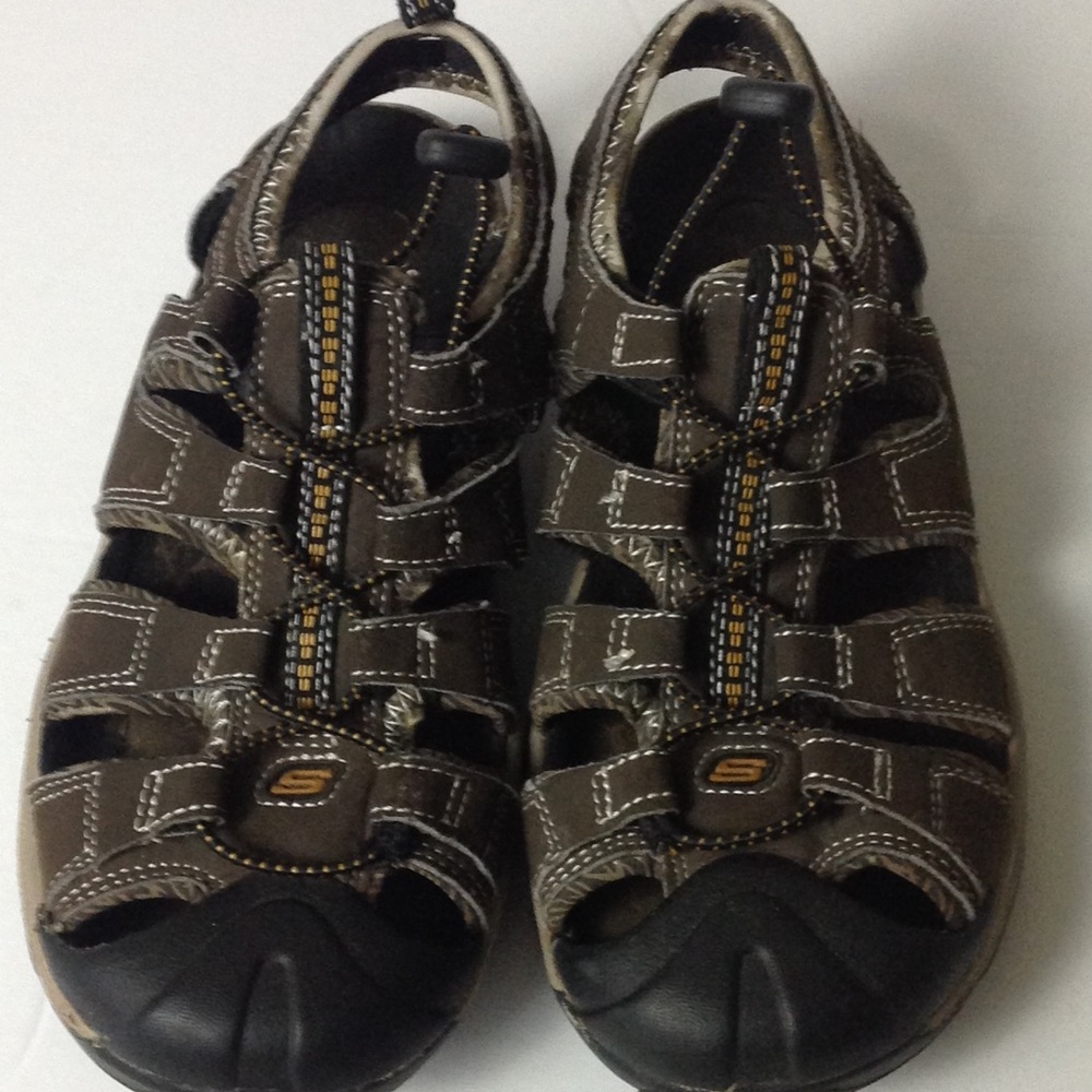 Big Kids Brown Chip Sketchers Sandals in EUC! Sz 3
